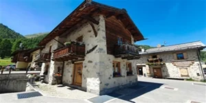 Chalet La Cicogna – obiekt noclegowy w Livigno